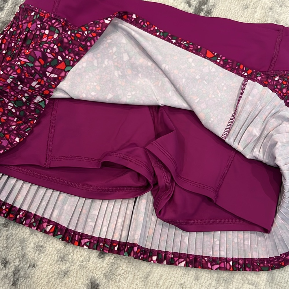 Lululemon skort - Picture 3 of 4